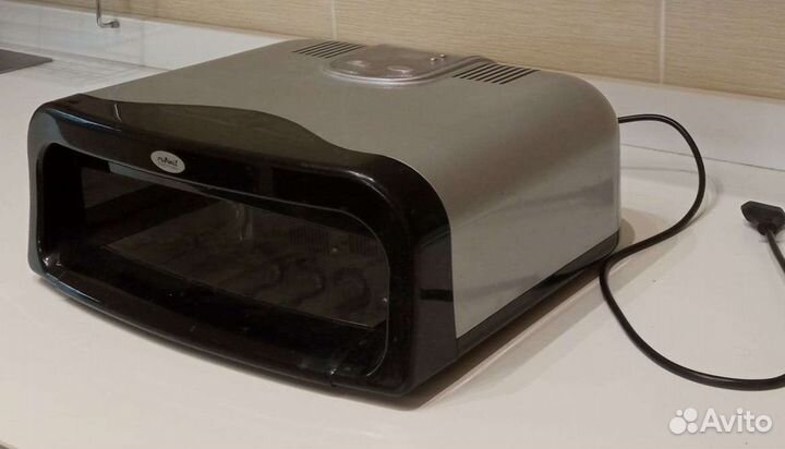 Лампа для сушки ногтей