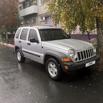 Jeep Liberty 2.8 AT, 2005, 137 000 км, с пробегом, цена 670 000 руб.