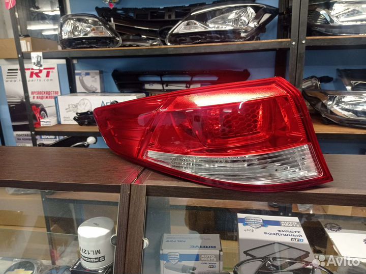 Фонарь задний левый Kia Rio 3 2015-17г