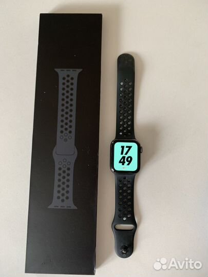 Часы apple watch se 44 mm nike 6