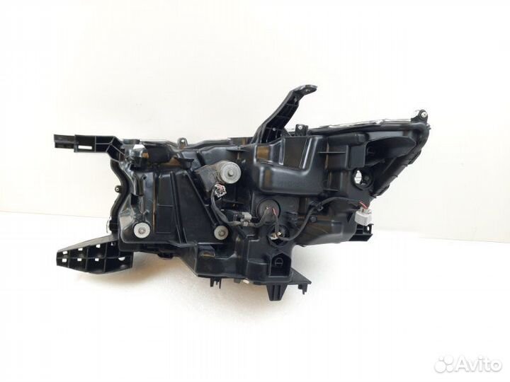 Фара правая Toyota Land Cruiser Prado 150