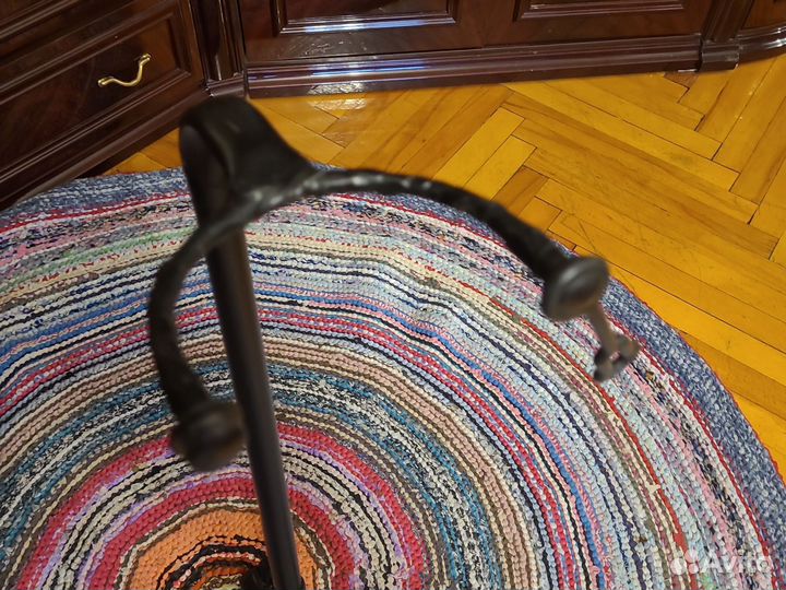 Стойка для гитары напольная