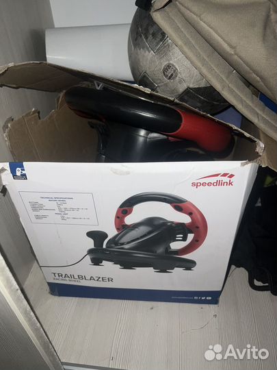 Игровой руль с педалями