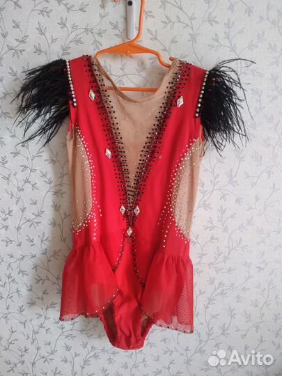 Продам купальник для художественной гимнастики