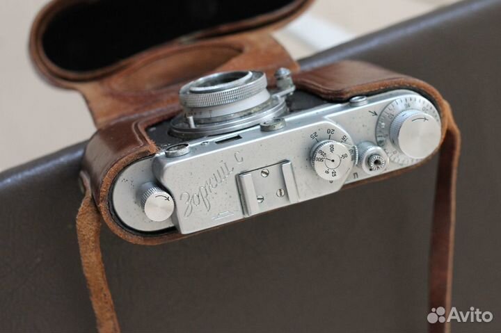 Пленочный фотоаппарат Зоркий-с