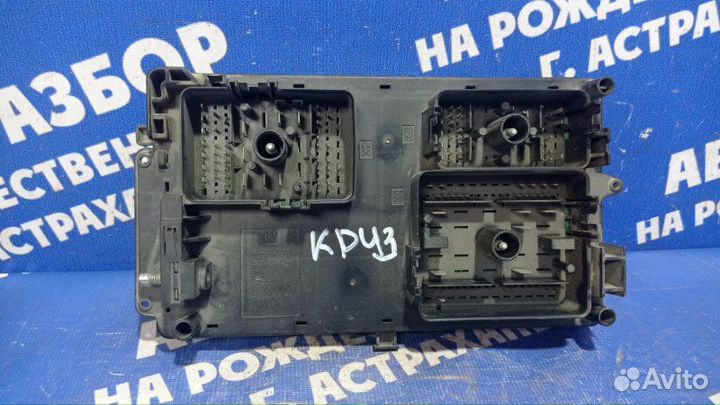 Блок предохранителей под капот Chevrolet Cruze