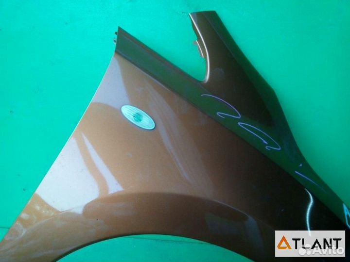 Крыло переднее правое nissan leaf