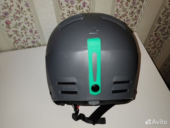 Горнолыжный шлем