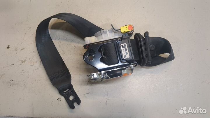 Ремень безопасности левый передний Skoda Octavia (A7)