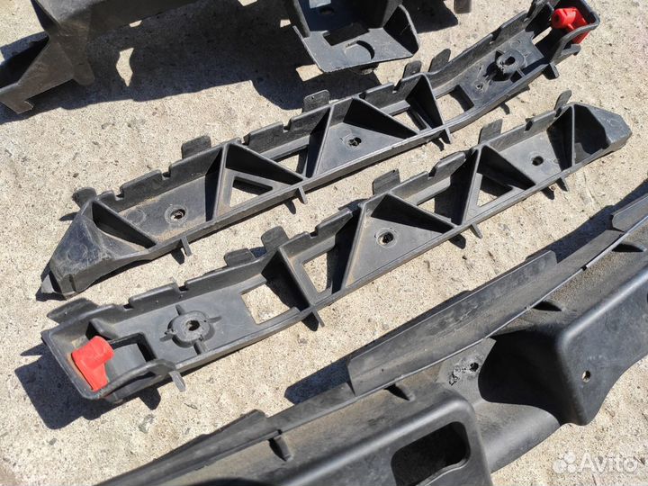 Направляющая заднего бампера на Opel Astra H 3Д