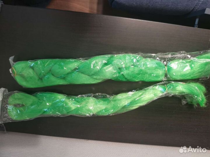 Зеленые синтетические волосы для плетения. Новые