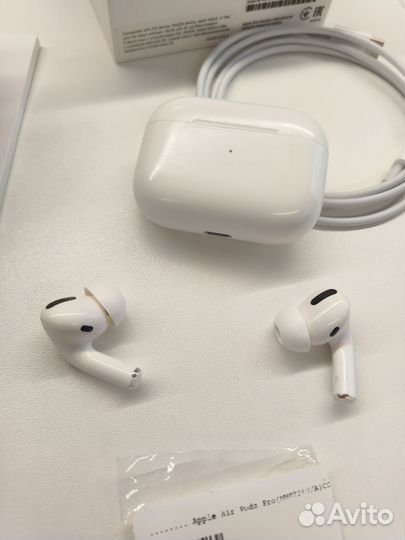 Наушники Apple airpods