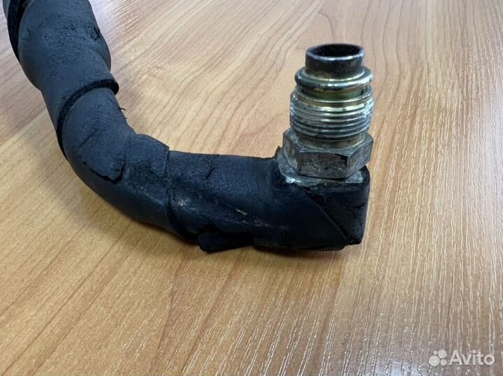 Шланг кондиционера Мерседес W126