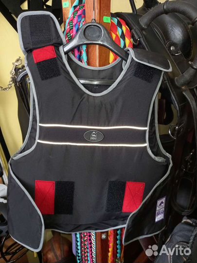 Жилет защитный для верховой езды