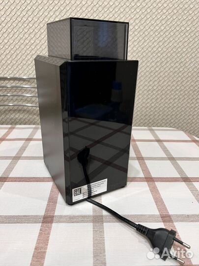 Кофемолка Delonghi KG 79