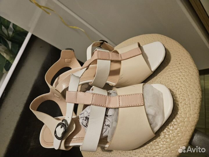 Босоножки женские 37 размер на каблуке