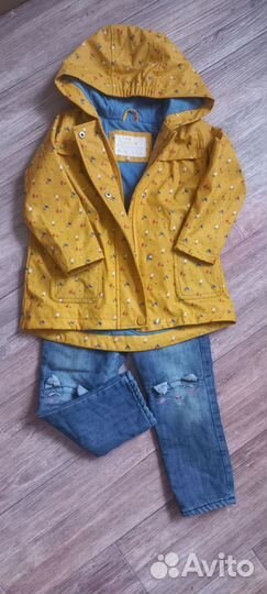 Плащ Mothercare для девочки 98р
