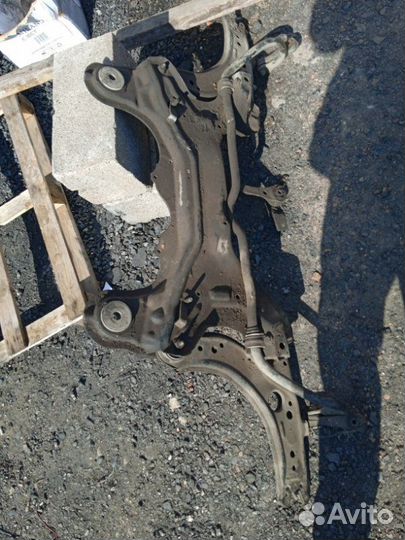 Балка подвески Volkswagen Golf