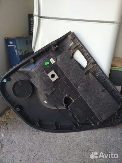 Обшивка левой задней двери хундай Солярис