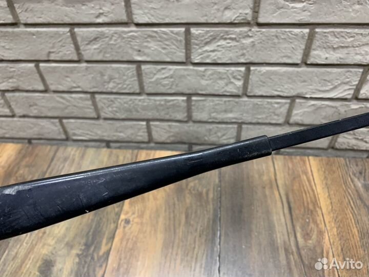 Audi A5 (8T) Поводок стеклоочистителя передний