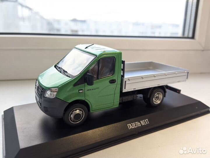 Модель Газель Некст бортовой 1:43