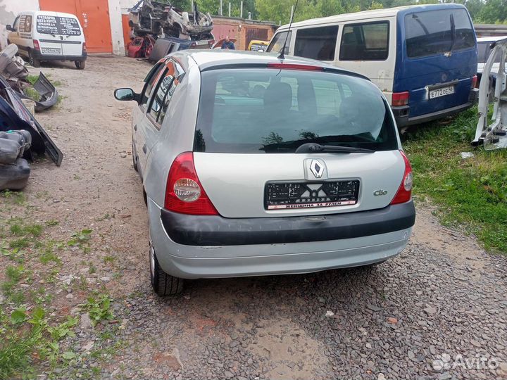 Крышка багажника на Renault Clio 2 2003гв