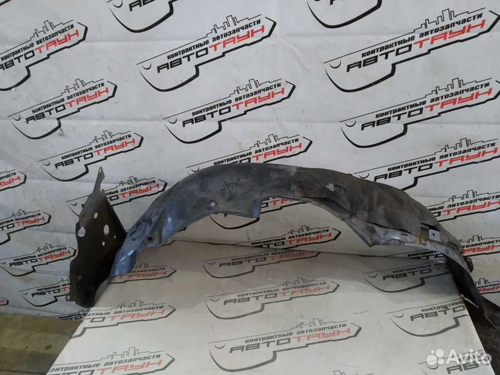 Подкрылок toyota avensis ADT270 ADT271 ZRT270 ZRT2