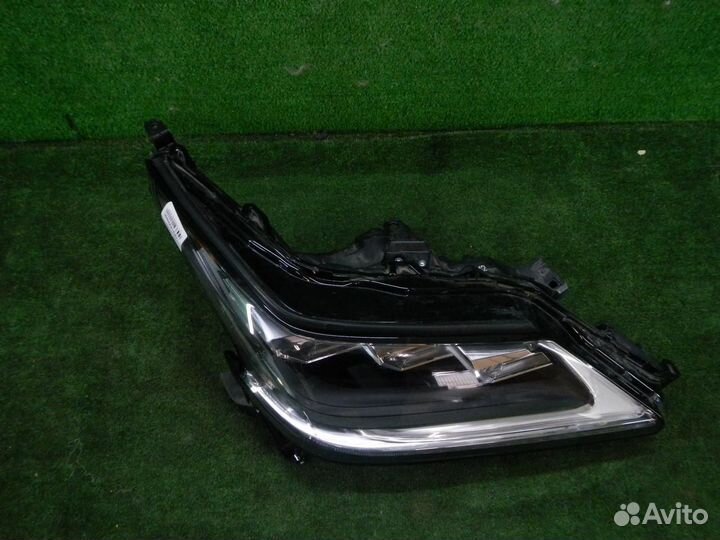 Фара правая Lexus LX570