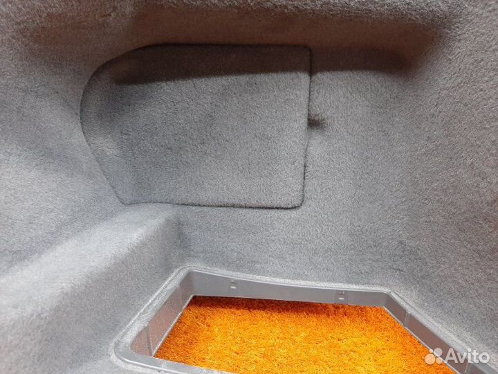 Обшивка багажника задняя правая Bmw 7-Series F01