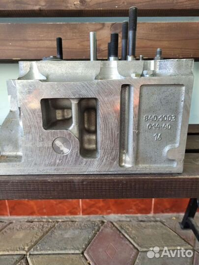 Головка блока цилиндров с клапанами