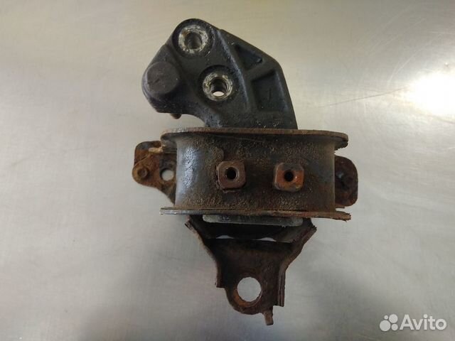 Опора двигателя правая Faw Vita