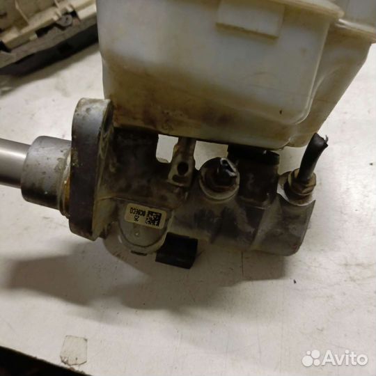 Главный тормозной цилиндр Volkswagen Tiguan