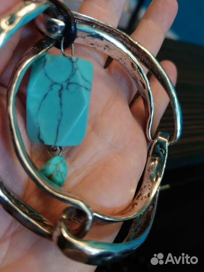 Подвеска из металла и бирюзы