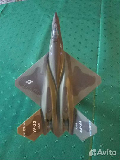 Модель самолёта YF-23