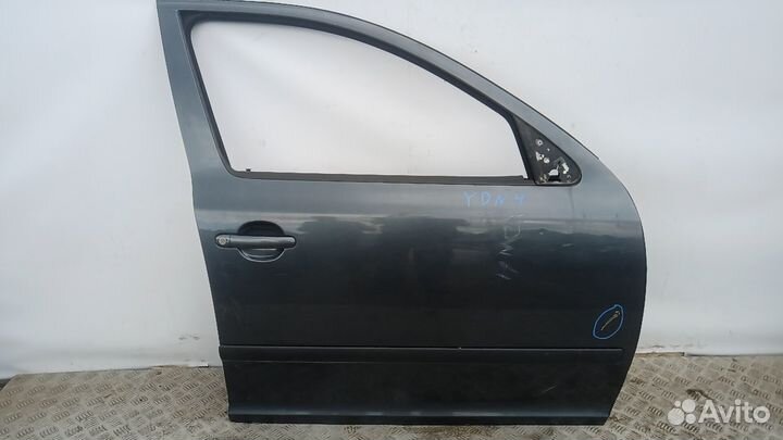 Дверь передняя правая skoda octavia A5 2004