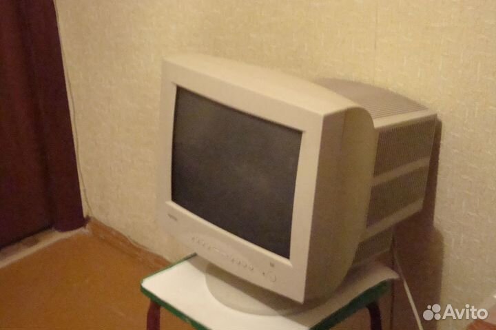 Монитор Samsung Samatron 55E