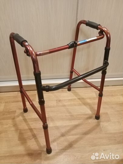 Ходунки для взрослых шагающие