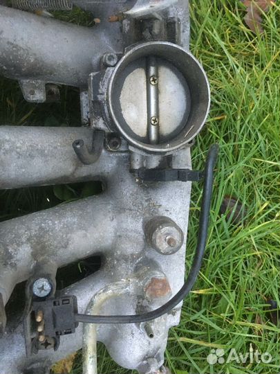 Датчик заслонки А2015404245 w124 w201 m103 m104