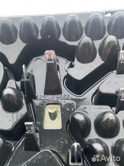 Значок шильдик эмблема Peugeot