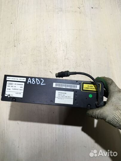 Проигрыватель компакт дисков Ауди A8 D2