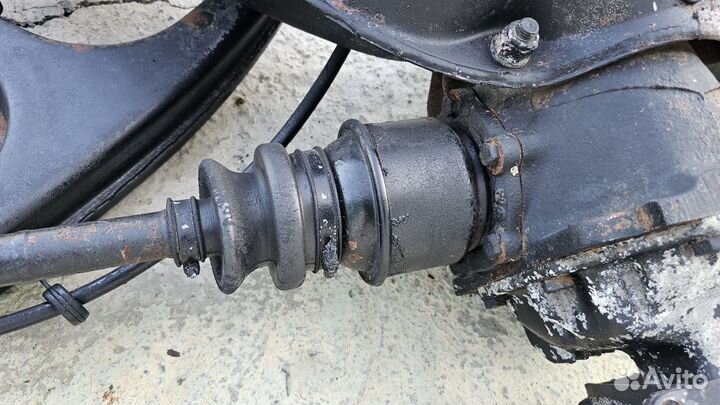 Задний подрамник в сборе на Mercedes W123