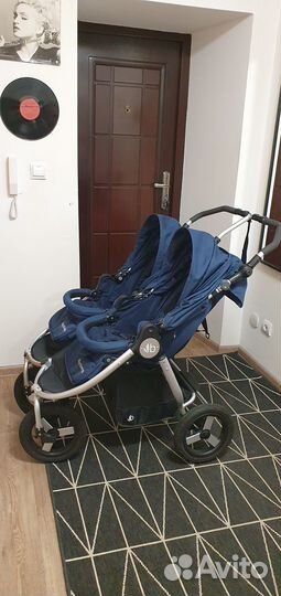 Коляска для двойни bumbleride Indie Twin