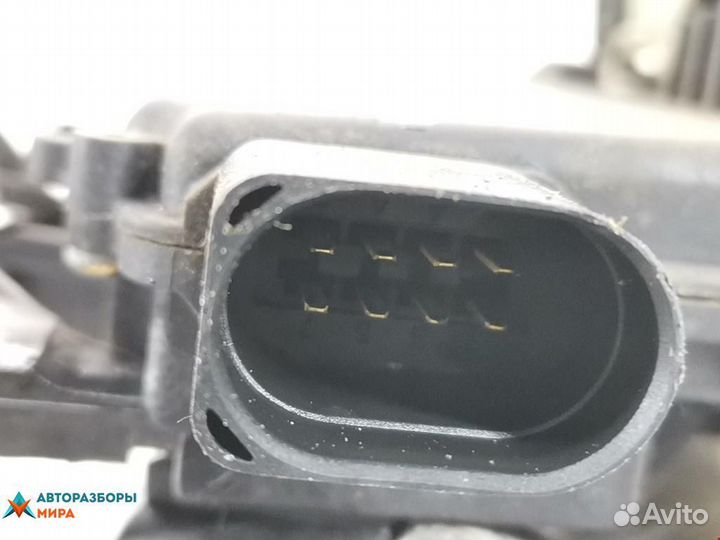 Замок двери передней левой Volkswagen Passat B5