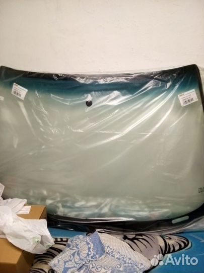 Лобовое стекло на Ауди 80 б3