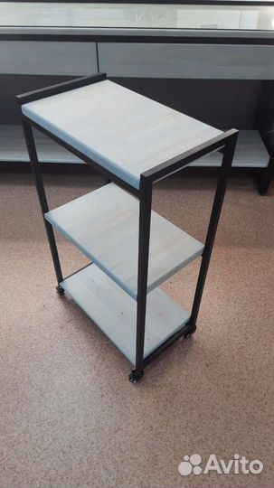 Мобильная этажерка на колесах