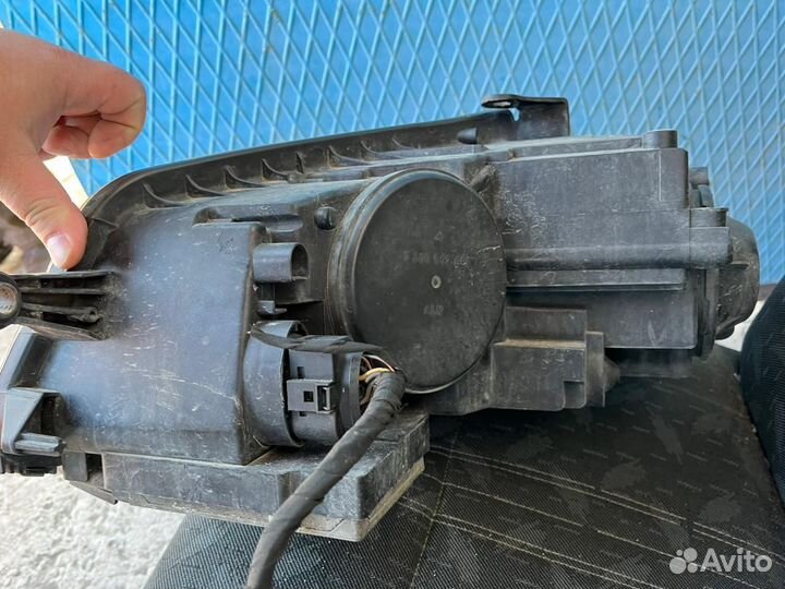 Фары главного света Фольксваген Тауран