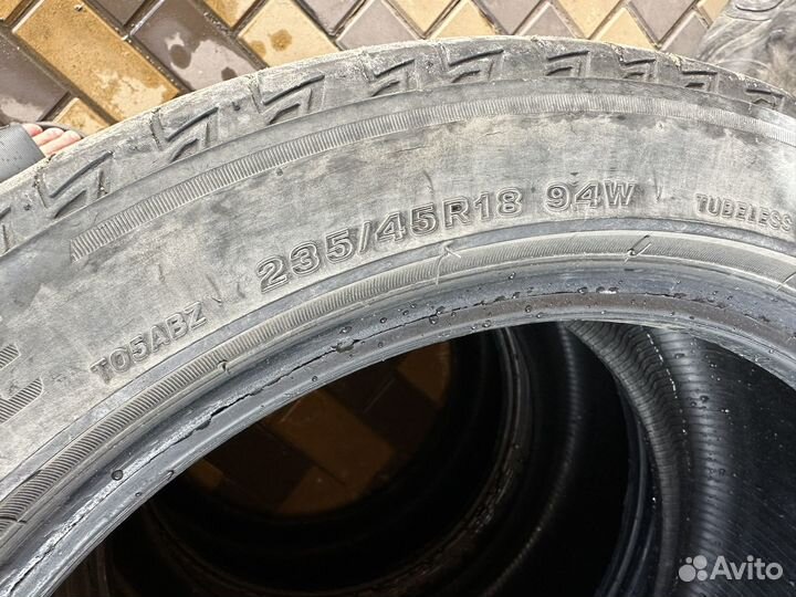 Yokohama 104ZR 235/45 R18