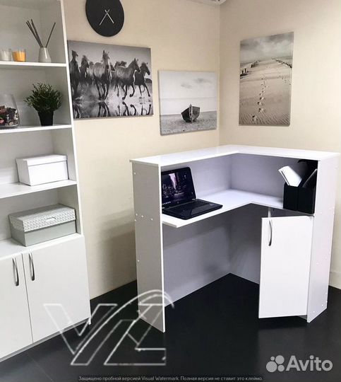 Стойка ресепшн