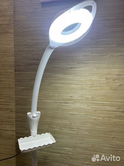 Лампа-лупа косметологическая