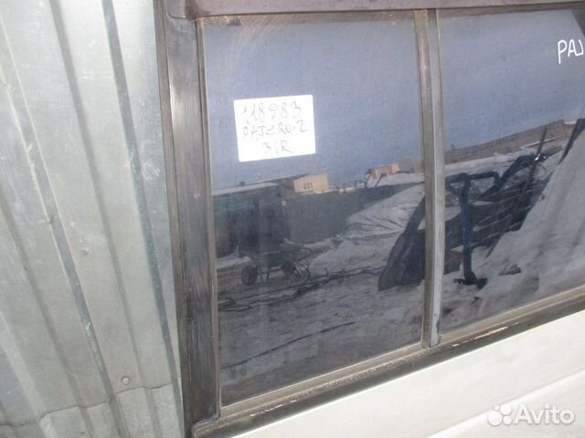 Стекло двери З/П (форточка) Mitsubishi Pajero 2